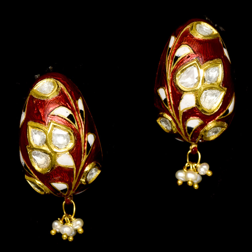 Exquisite traditional red Meena Hasli necklace and earring set, adorned with dazzling diamond Polki and elegant pearl accents.  - KMNE3552