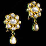 Necklace in single line and tops pair in 18k gold with uncut diamondThis stunning necklace and earring set features a single line of exquisite Dia Polki stones - KMNE3203, KME2187