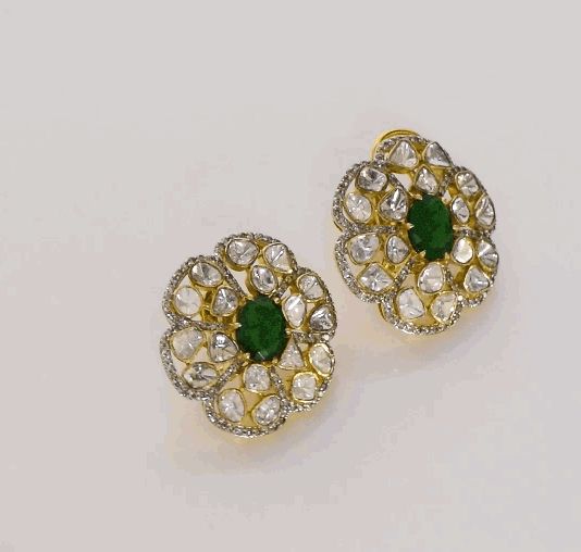 Fusion-style earrings featuring diamond Polki, sparkling round diamonds, and a striking oval-cut emerald at the center. A perfect blend of elegance, tradition, and modern design.(KME2415)