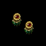 Grace your neckline with this elegant white choker necklace and tops set, featuring uncut diamonds and a striking center pink stone. A refined choice for contemporary brides and festive wear.(KMNE3576)