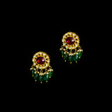 Grace your neckline with this elegant white choker necklace and tops set, featuring uncut diamonds and a striking center pink stone. A refined choice for contemporary brides and festive wear.(KMNE3576)