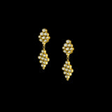 Timeless and radiant, this necklace and earring pair showcases the brilliance of all uncut diamonds. A perfect statement of elegance and tradition, ideal for weddings, celebrations, and heirloom collections.(KMNE3577)