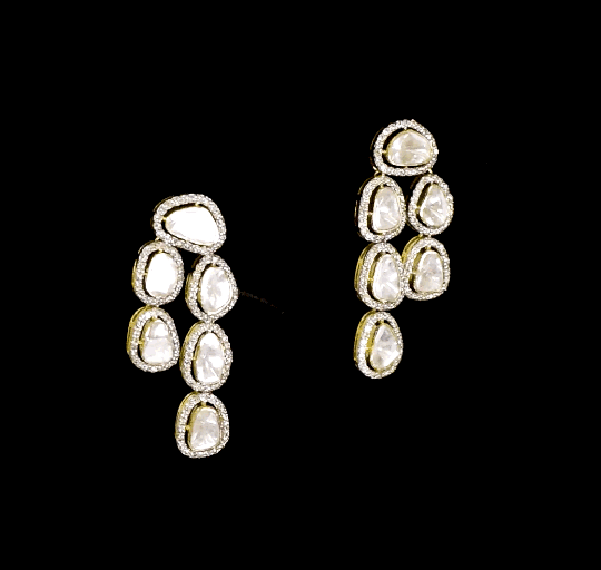 Discover versatile elegance with this fusion-style 3-line necklace and earring pair, featuring dazzling uncut and round diamonds. Each line is detachable, allowing you to wear it three unique ways—perfect for every occasion and mood.(KMNE3606)