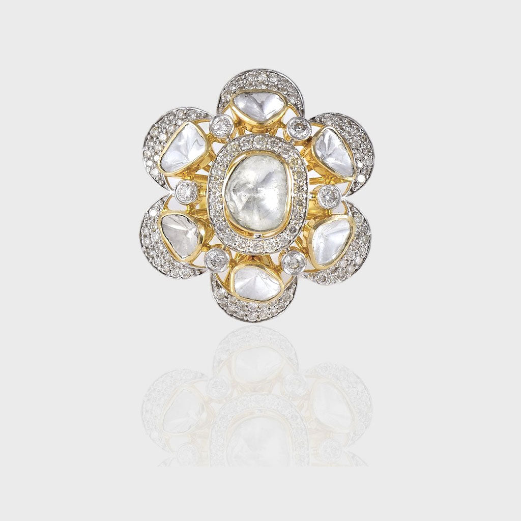 Experience the perfect fusion of tradition and modernity with our exquisite ring, featuring captivating uncut diamonds juxtaposed with sparkling round diamonds.(KMR0162)