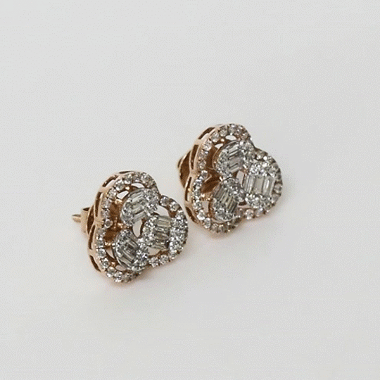 Elegant tops with round and baguette diamonds, radiating timeless sparkle and luxury.(PGDE0421)