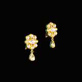 Necklace in single line and tops pair in 18k gold with uncut diamondThis stunning necklace and earring set features a single line of exquisite Dia Polki stones - KMNE3203, KME2187